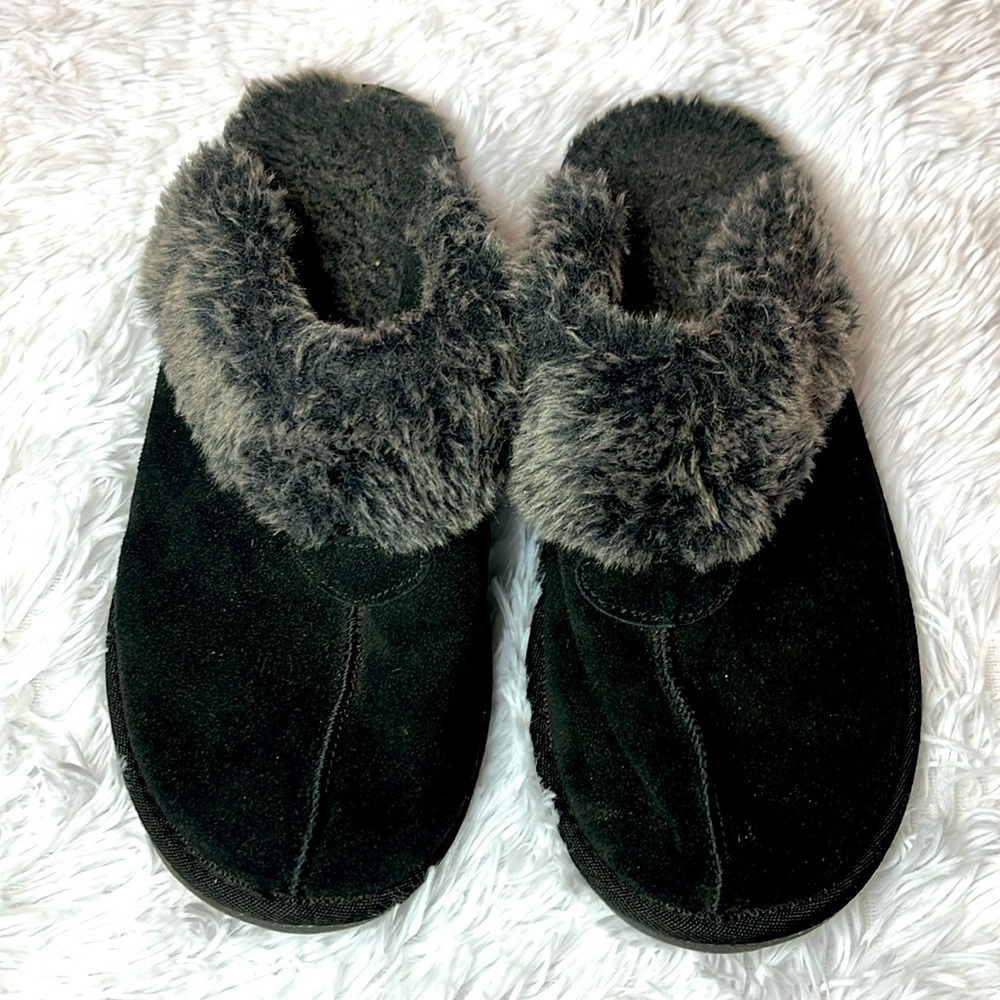 NWOT black suede slippers with fluffy soft fur inside!
